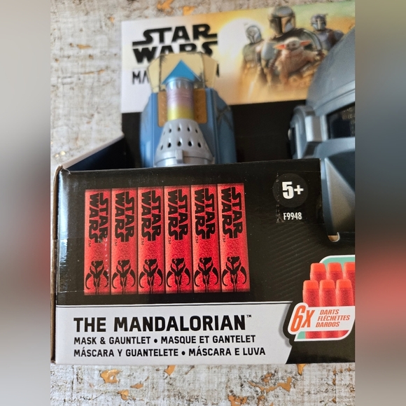 New Star Wars Madalorian Mask And Gauntlet Set Hasbro Disney Nerf - Picture 2 of 10